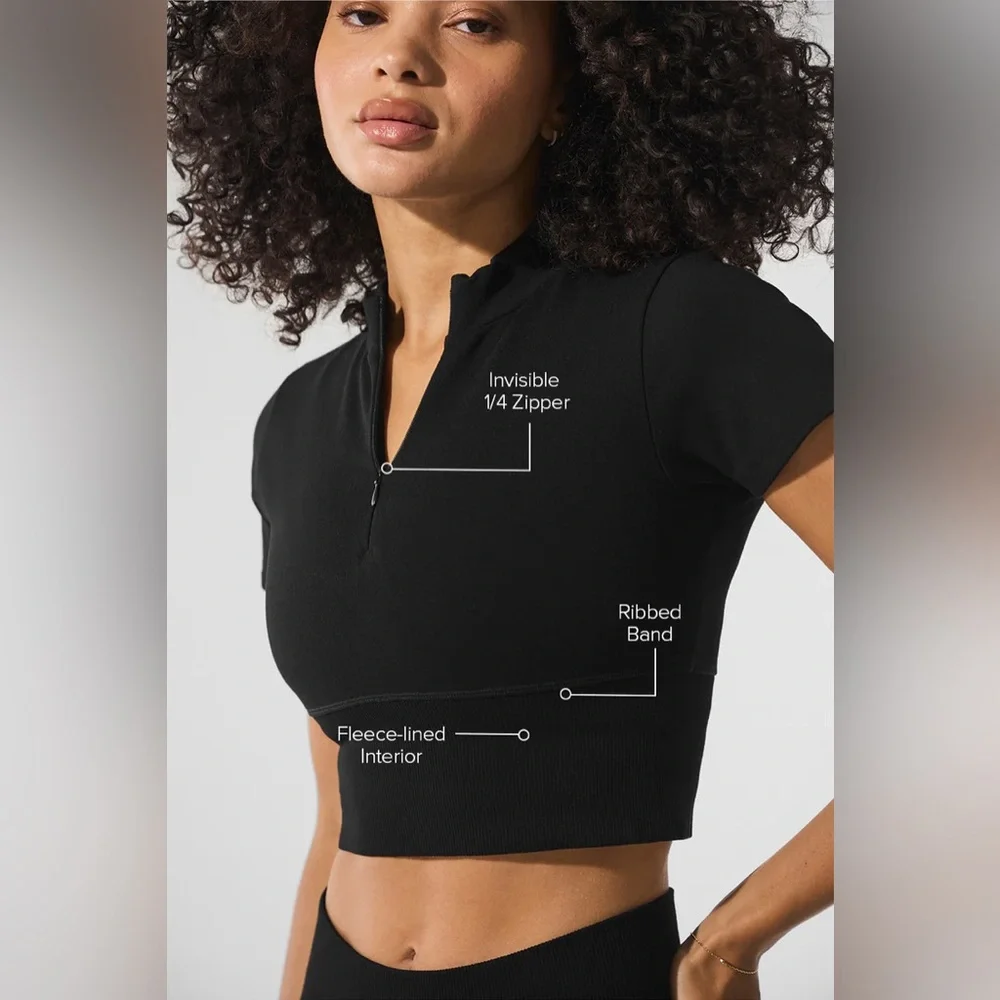 ALO YOGA | ✨NEW✨ Seamless Plush Cropped Short Sleeve in Black